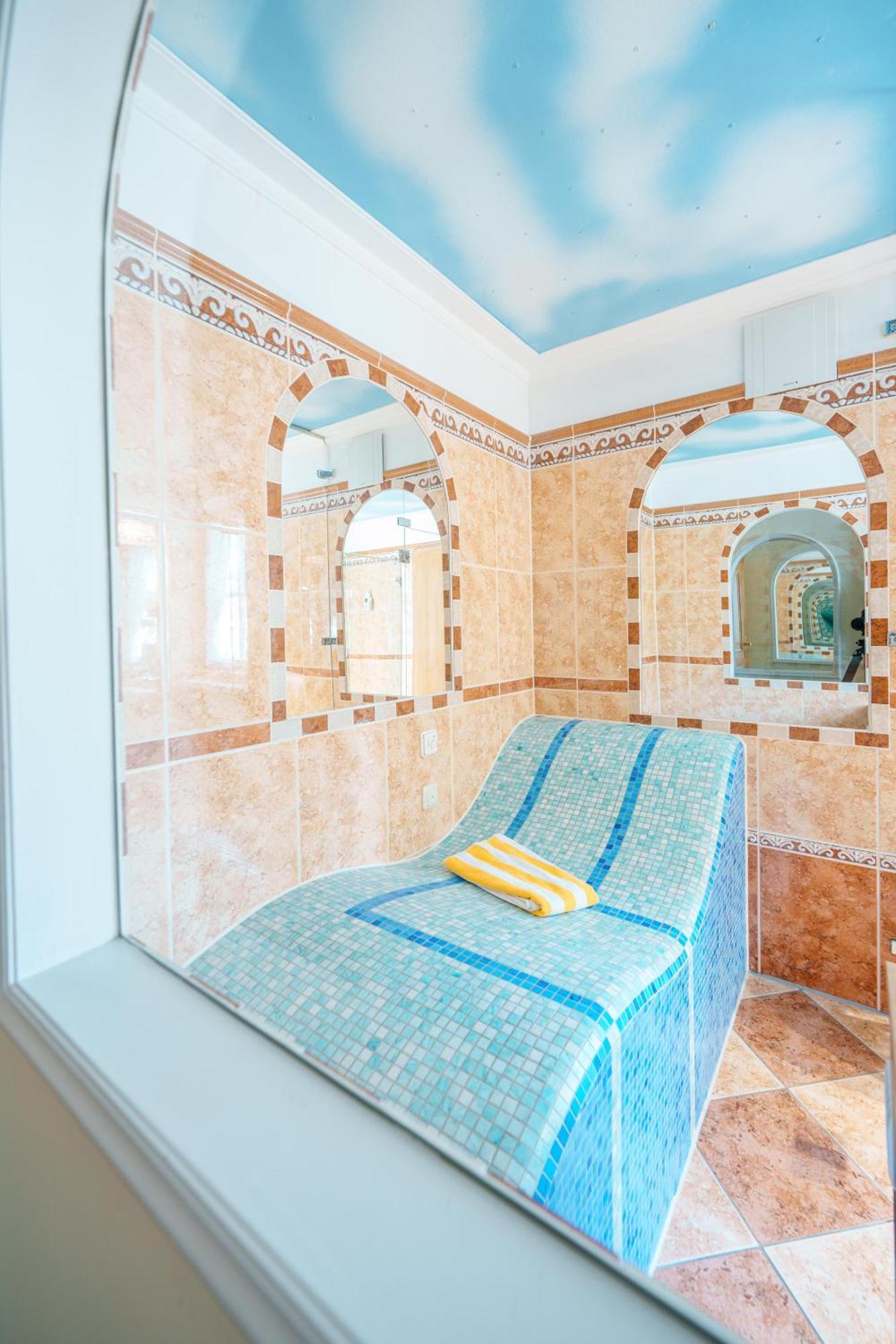 Koenig Ludwig Design Hotel Neu Zimmer Mit Sauna Oder Whirlpool Oder Mehr Altötting Zewnętrze zdjęcie